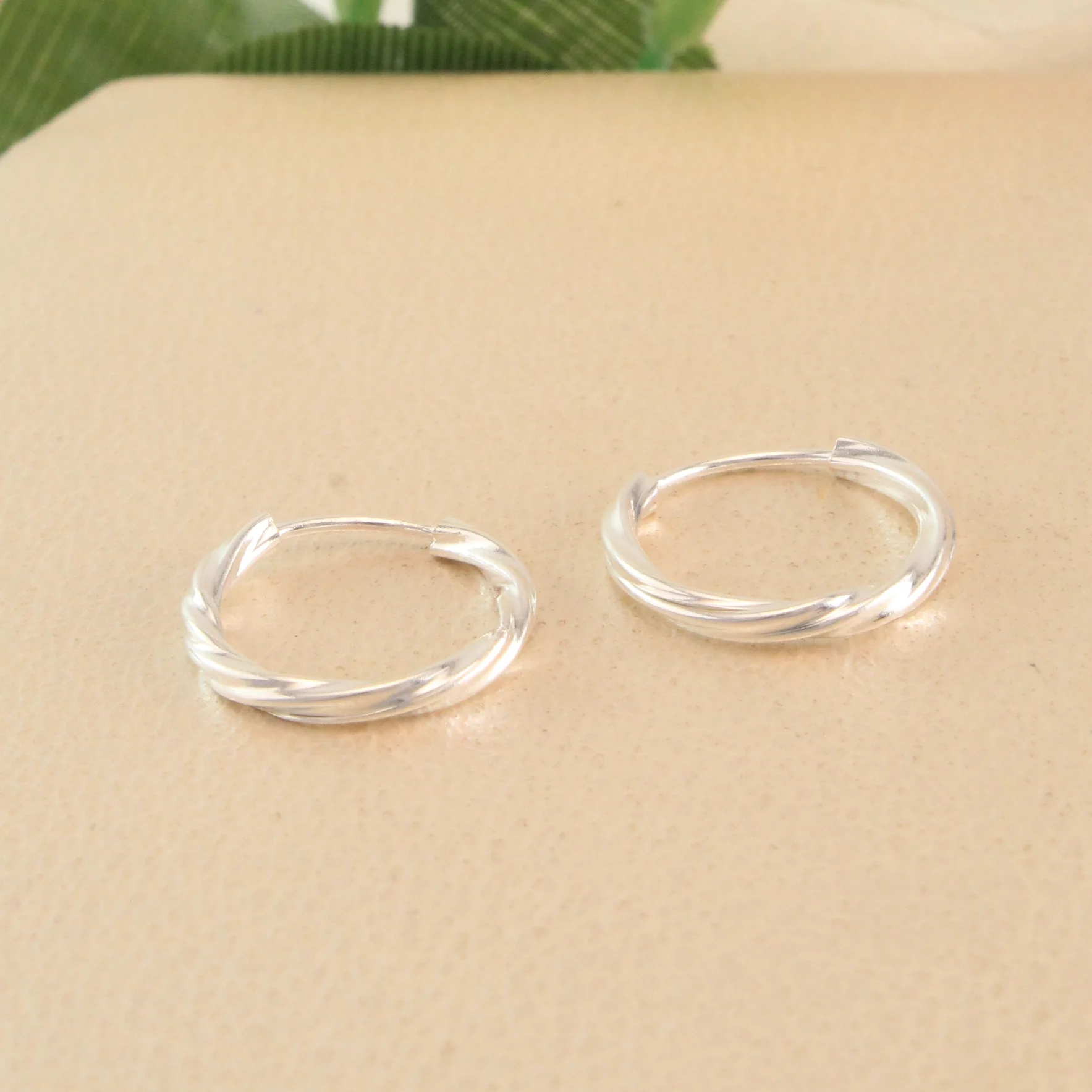 APS986